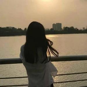 国产美女裸露视频
