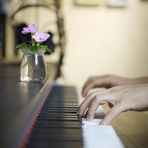 国产美女裸露视频
